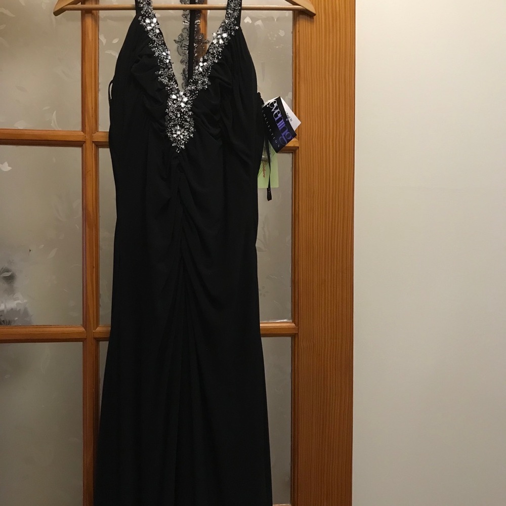 NWT Gorgeous NV Couture Evening Gown - Picture 2 of 11